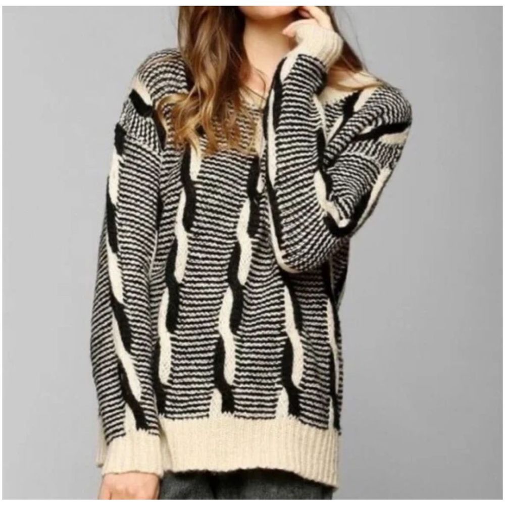 Urban Outfitters Sparkle & Fade Chunky Cable Knit Sweater Cream & Black